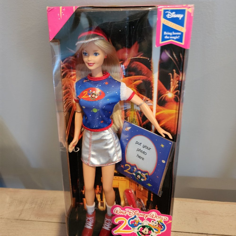 Vintage 1998 Walt Disney World 2000 Barbie NIB